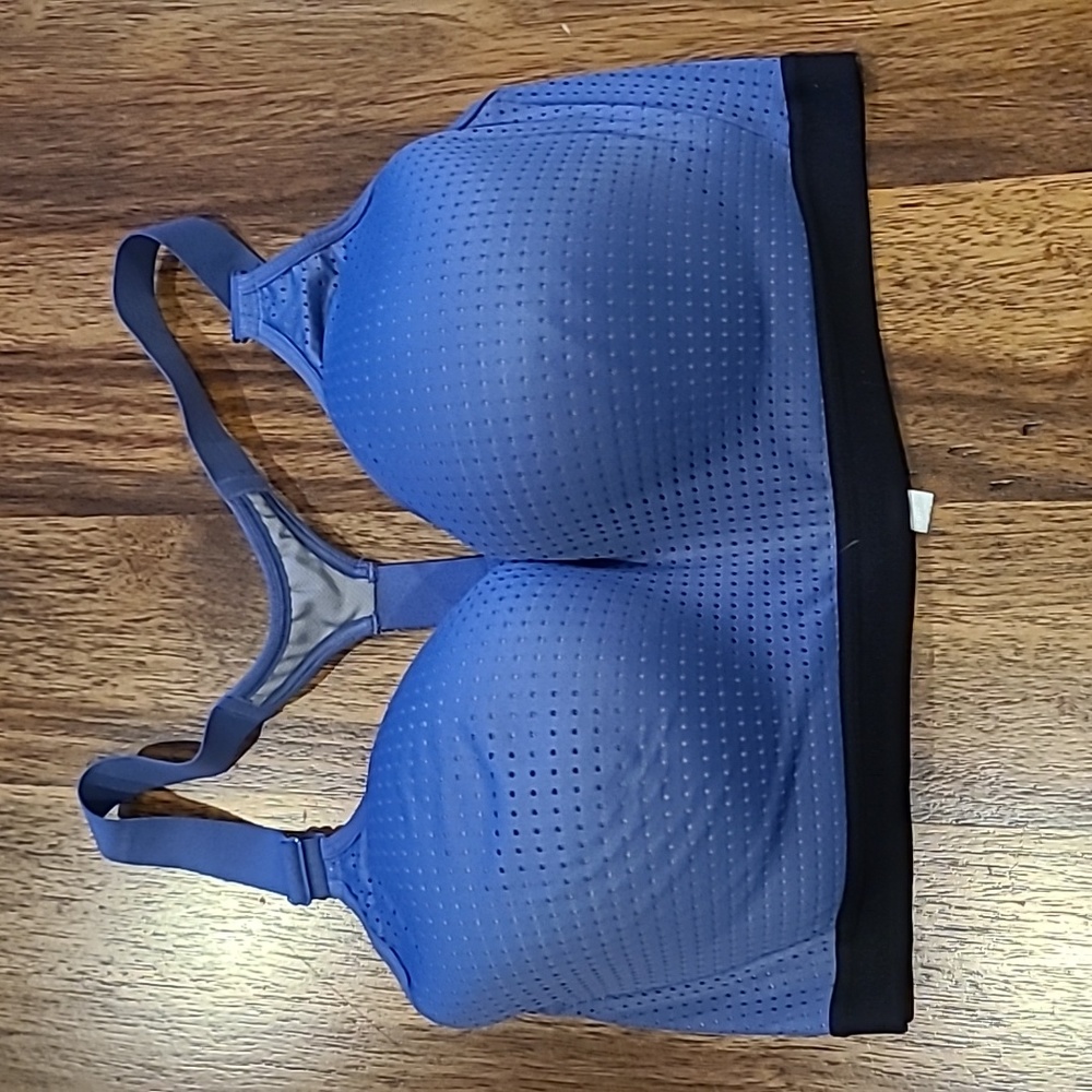 Victoria secret 36dd sports bra